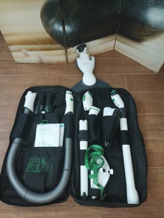 Aspiradora Kobold VK150  con bolso y accesorios