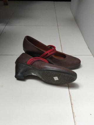 Zapatos de piel marrones