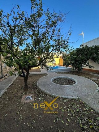 Chalet en venta en Carmona