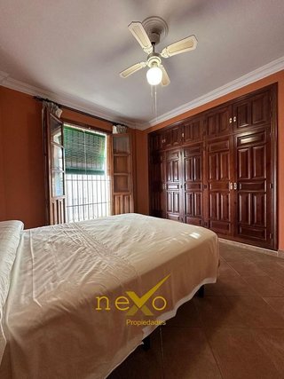 Chalet en venta en Carmona