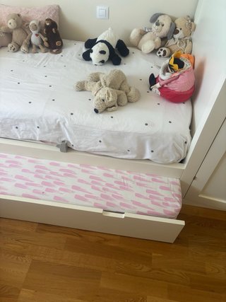 Dormitorio infantil litera y cama
