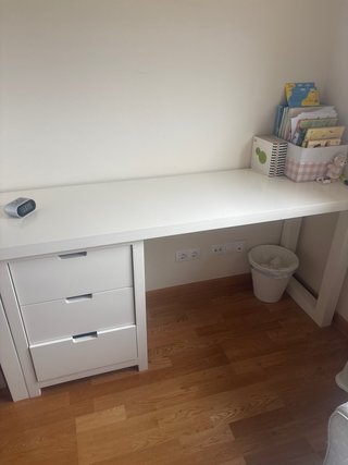 Dormitorio infantil litera y cama