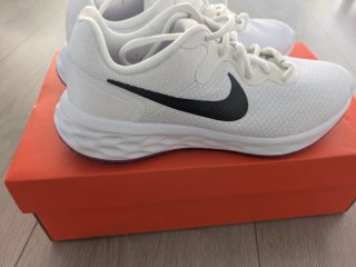 Zapatillas Nike Revolution Mujer Blancas
