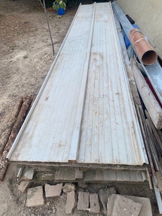 Paneles sándwich 5,85m x 1m, 12 € metro cuadrado 