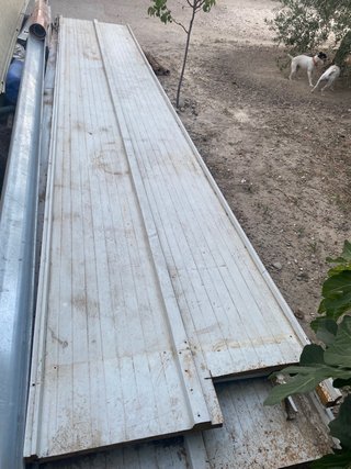 Paneles sándwich 5,85m x 1m, 12 € metro cuadrado 