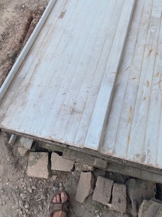 Paneles sándwich 5,85m x 1m, 12 € metro cuadrado 