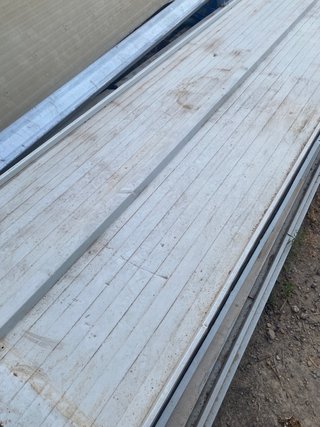 Paneles sándwich 5,85m x 1m, 12 € metro cuadrado 