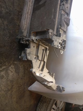 Panel frontal Renault Megane III con radiadores