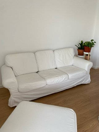 Conjunto sofá y sillone EKTORP en blanco