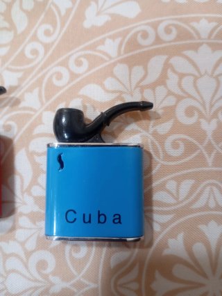 Lote de 4 mecheros Cuba
