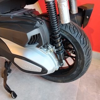 Honda Adv 350