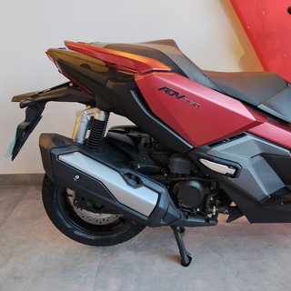 Honda Adv 350