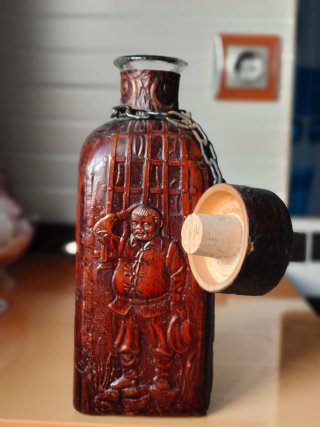 Botella cuero repujado  vintage artesanía española