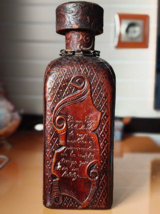 Botella cuero repujado  vintage artesanía española