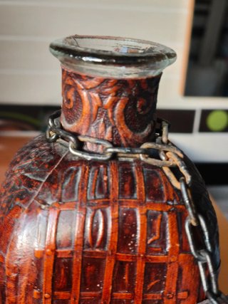Botella cuero repujado  vintage artesanía española