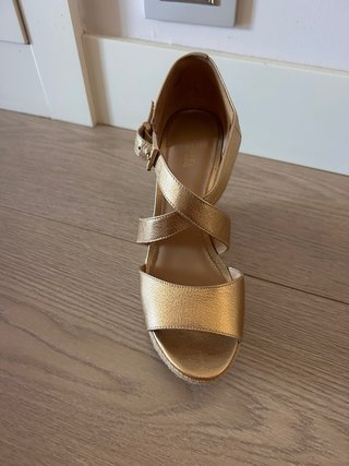 Sandalias Michael Kors Doradas Talla 38