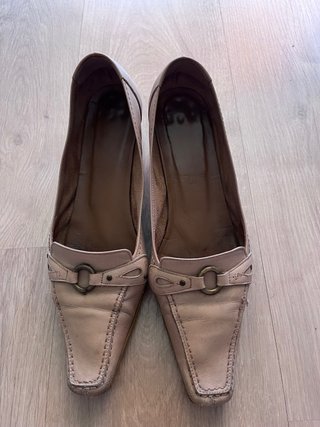 Zapatos de tacón beige