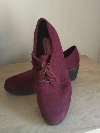 Zapatos de mujer con cordones y cuña