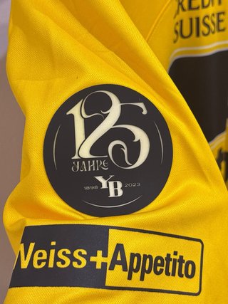 NUEVA Camiseta Young Boys Talla L PRECIO FINAL