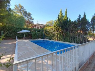Chalet en venta en Club de Campo en Elda