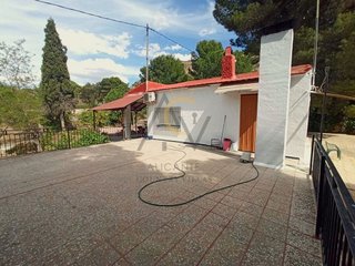 Chalet en venta en Club de Campo en Elda