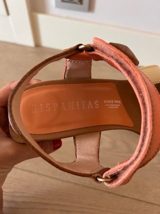 Sandalias color salmón de piel marca Hispanitas