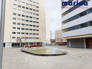Local comercial en alquiler en Ensanche en Pamplona