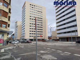 Local comercial en alquiler en Ensanche en Pamplona
