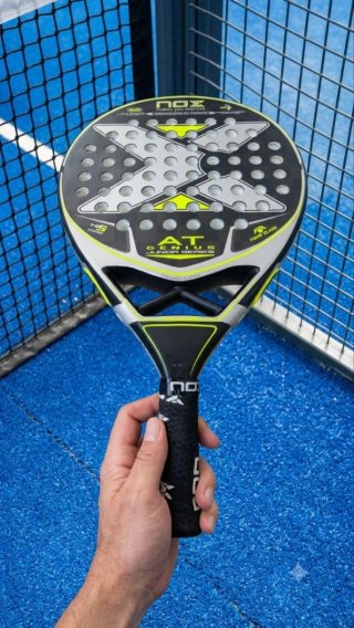 Pala de pádel NOX AT Genius Junior Series