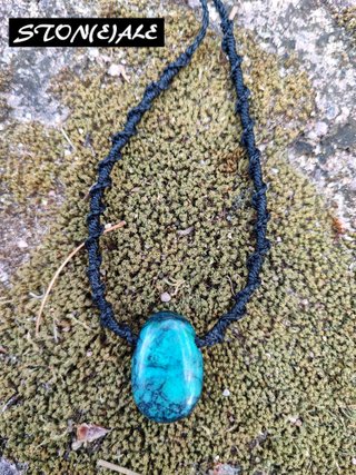Girocollo in macrame con crisocolla