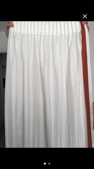 Cortinas blanco roto y la franja es teja