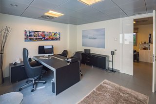 Oficina en venta en Puerto Banús en Marbella