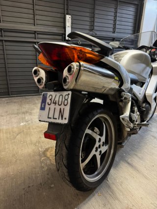 Honda VFR 800 Plata