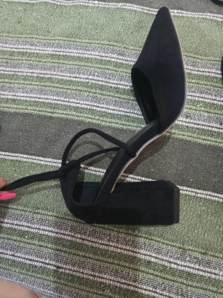 Zapatos T39 punta fina negros