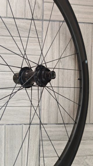 Rueda trasera Novatec carbono disco Center lock