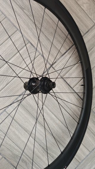 Rueda trasera Novatec carbono disco Center lock