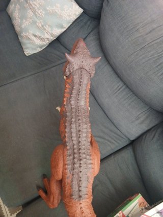 Dinosaurio Carnotauro Gigante ( figura de Mattel )