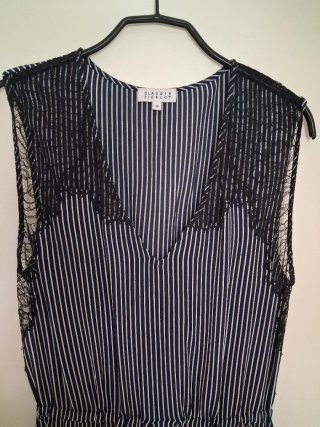 Vestido de chez Claudie Pierlot .