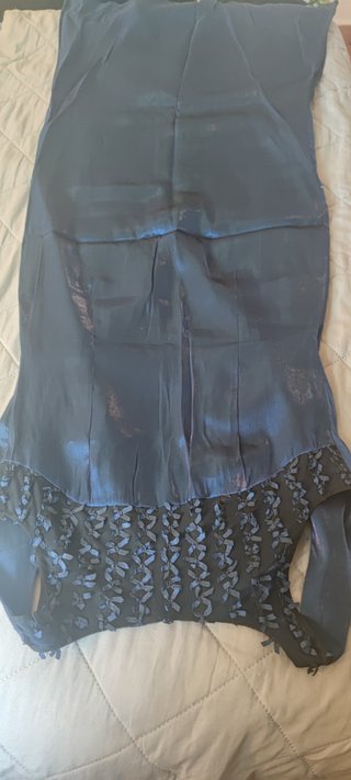 Vestido fiesta satén azul con lacitos
