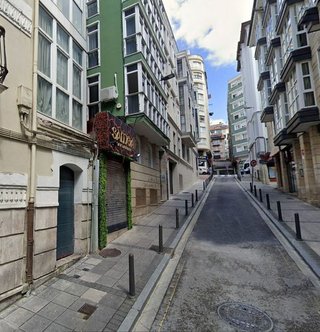 Oficina en venta en Puerto Chico en Santander