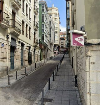 Oficina en venta en Puerto Chico en Santander