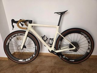 Megamo Silk 02 Gravel Bike