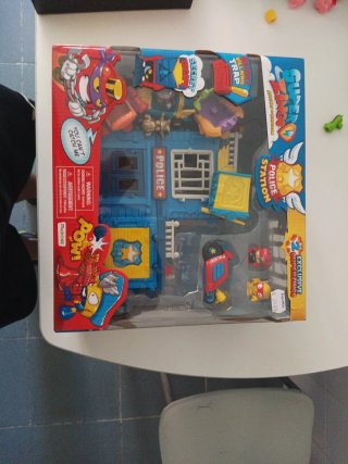 Comisaría Policia de super zings