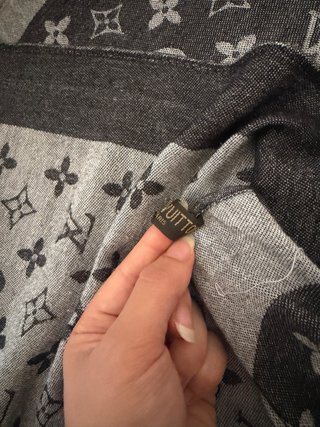 Pañuelo Louis Vuitton Monogram Gris Negro