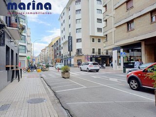 Local comercial en alquiler en Ensanche en Pamplona