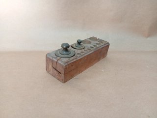 Juego de Pesas Antiguas de Bronce