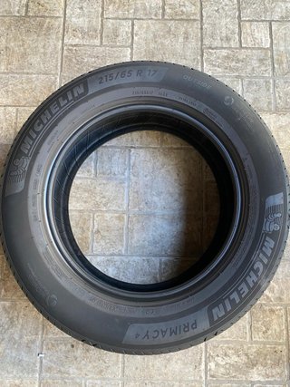 Neumáticos 215/65 R17 MICHELIN