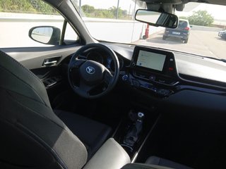Por 353€ mes - C-HR 2.0 180H Advance - REESTRENO