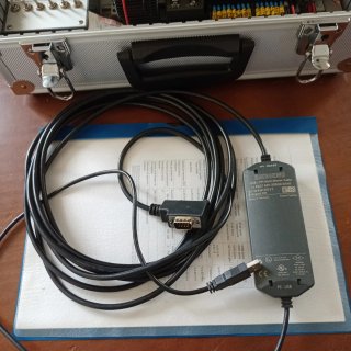 Maletín con PLC Siemens SIMATIC S7-200