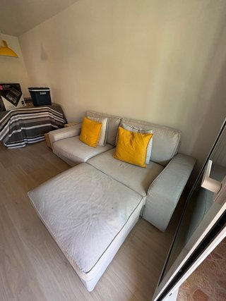 Sofá Ikea kivik 3 plazas + reposapiés.